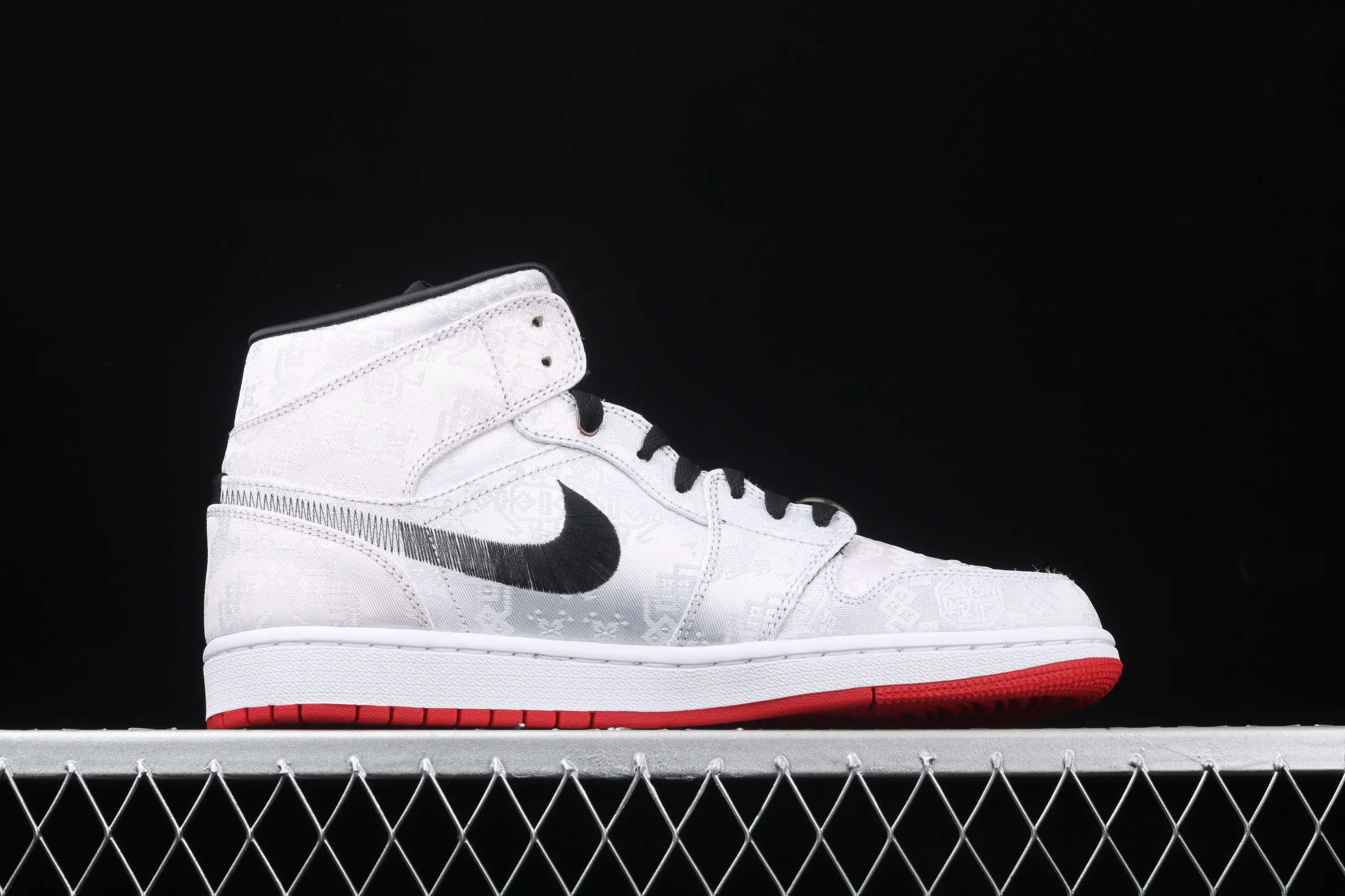 All categories Air Jordan Jordan series basketball shoes Air Jordan 1 Mid pure original version CLOT x Air Jordan 1 Mid "Fearless" AJ1 Joe 1 mid-top white silk CU2804-100